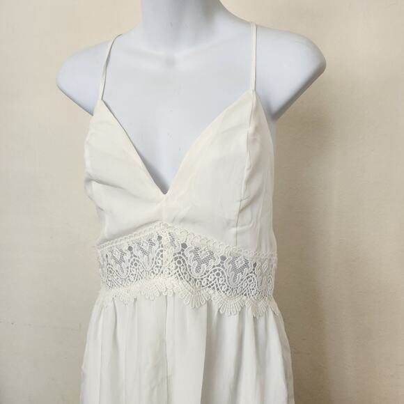 Love Tree White Romper Crochet Trim Open Back Size M - Picture 3 of 8